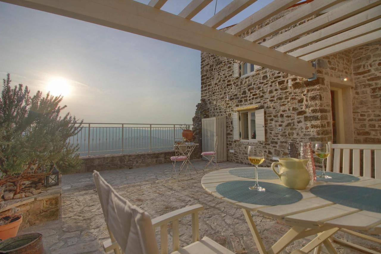 Guest house "Casa Adora"