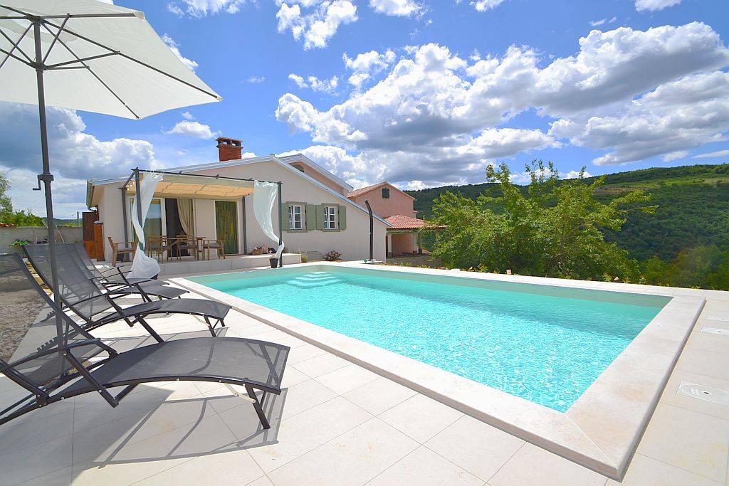 Guest house "Casa Ravan"