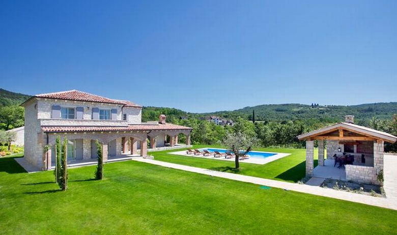 Villa "Lapidea"