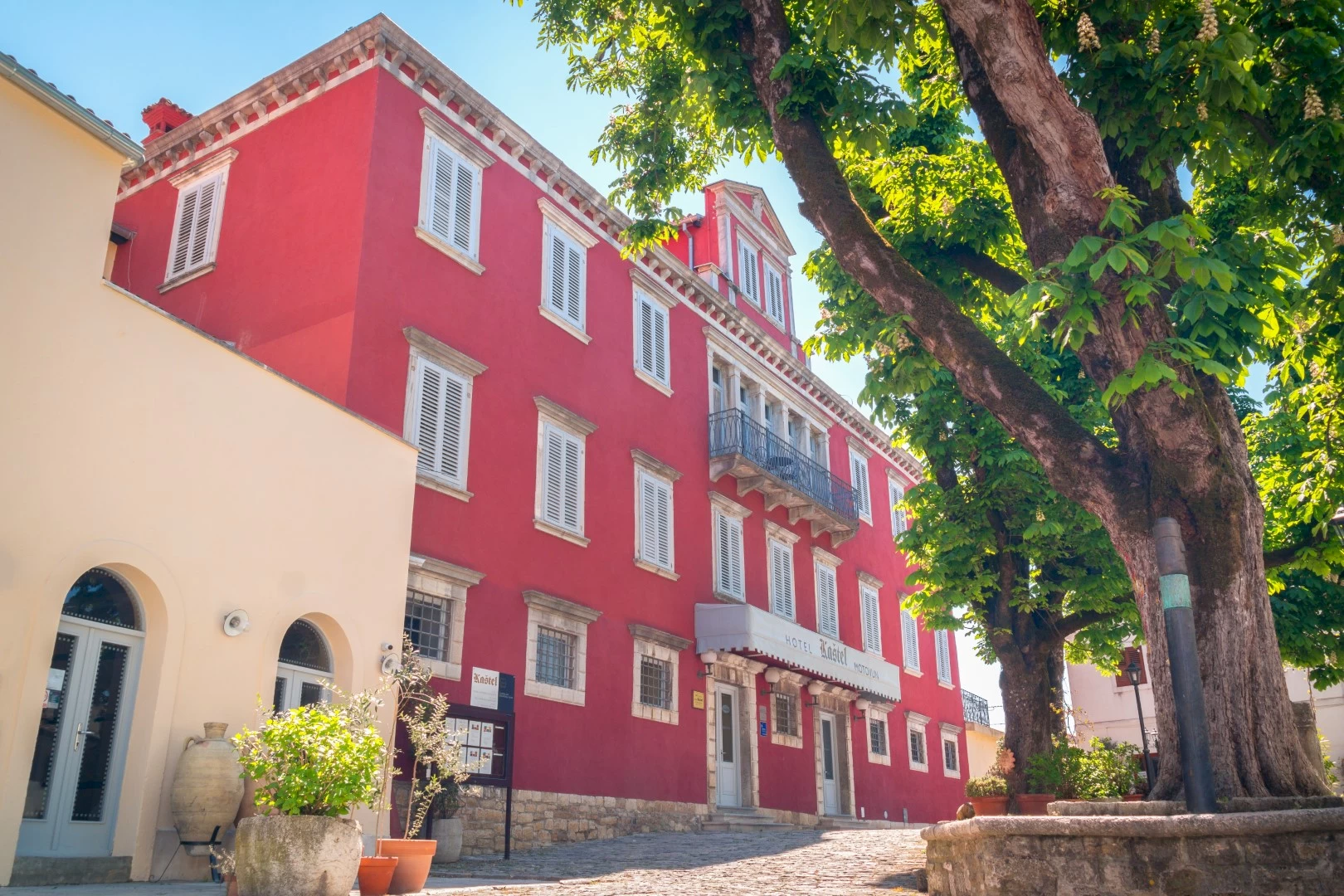Polesini Palace