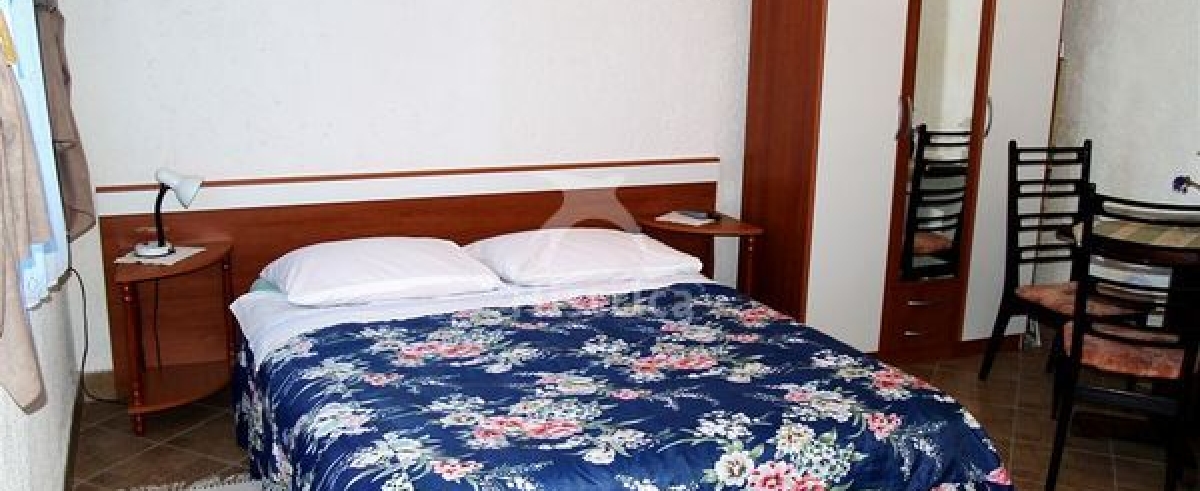 Studio apartment "Pod kestenima"